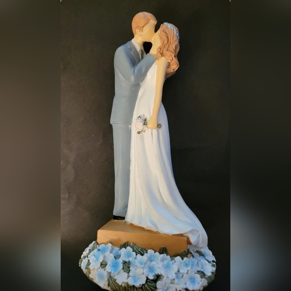 Wedding Cake Bride & Groom Topper. Resin. New wo Tags. - Picture 1 of 4